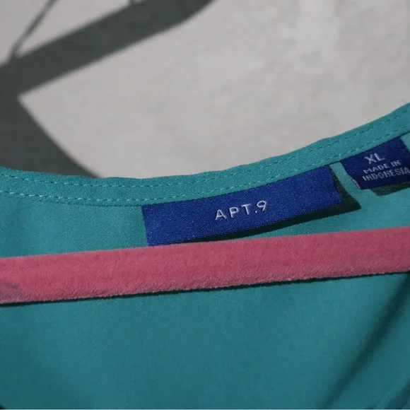 Apt. 9 Teal Sleeveless Blouse - Picture 3 of 7